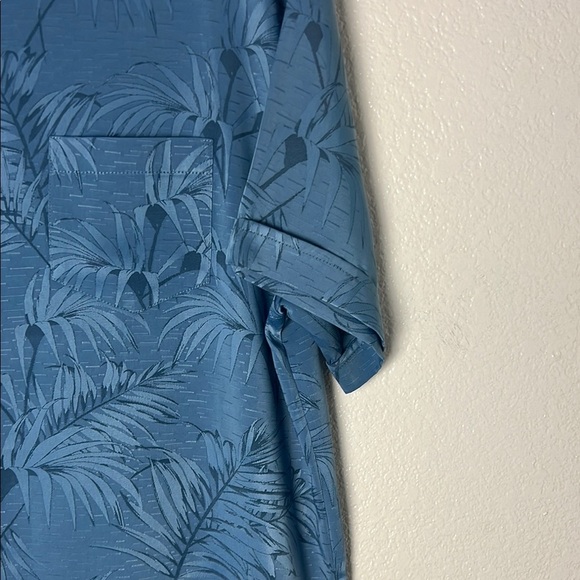 Blue Leaf Print Button-Up Shirt - Picture 4 of 14